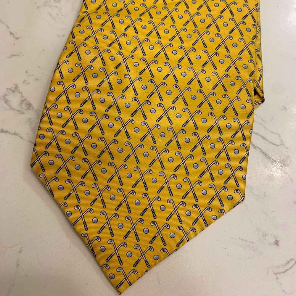 Golf Tie. Fun and handsome print on yellow tie. ⛳️